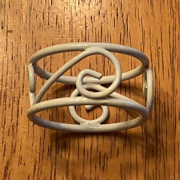 Yellow Silky Napkins and Round Holders - Picture 3 of 4